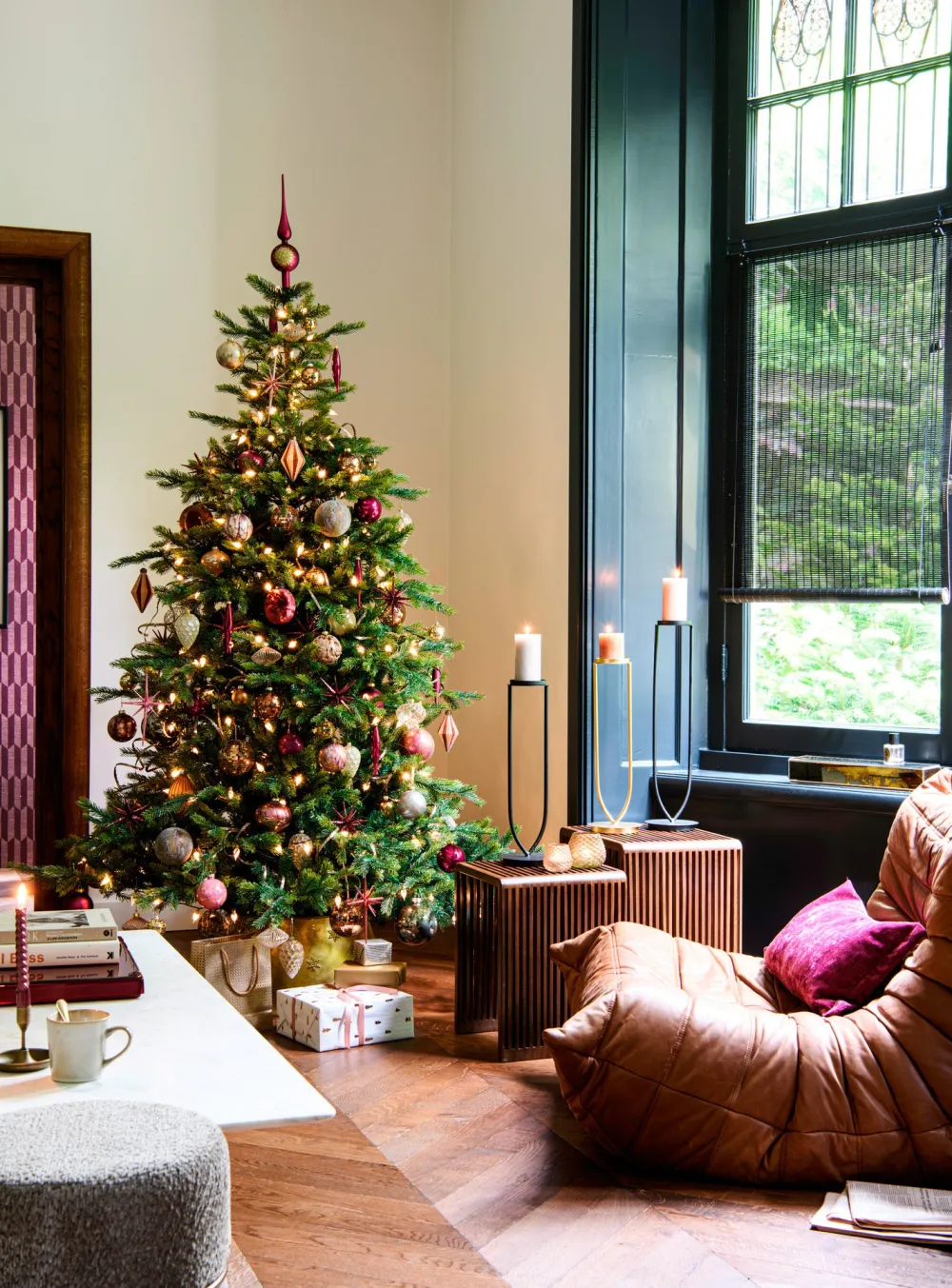 Hot Black Box Künstlicher Weihnachtsbaum Grand Fir D 152 H 215 cm Künstliche Weihnachtsbäume