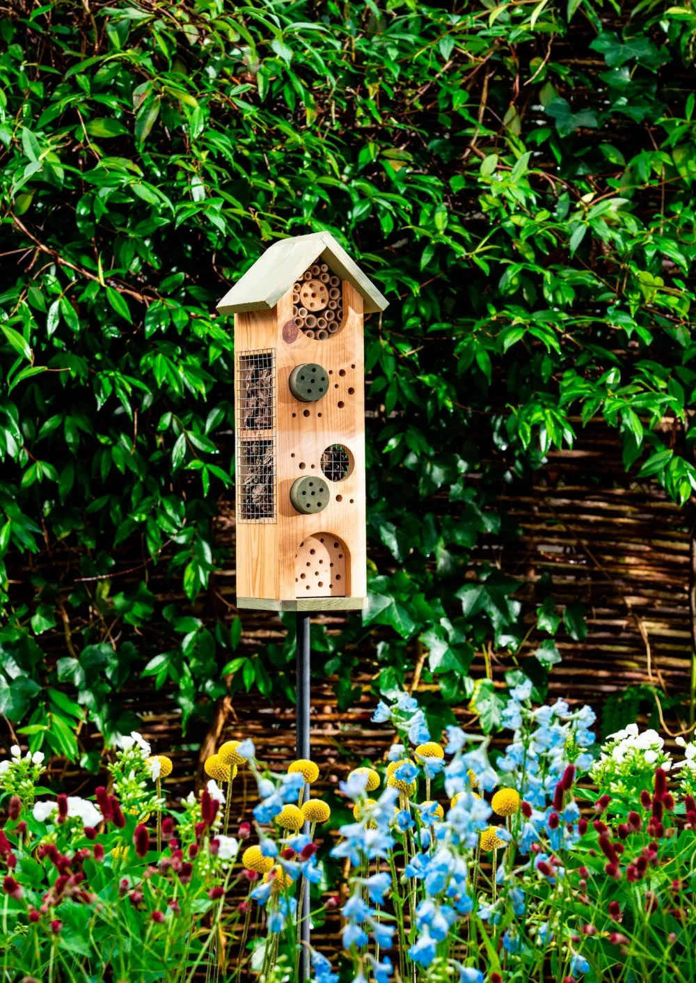 Outlet Insektenhotel mit Erdspieß 200 cm Insektenhotels