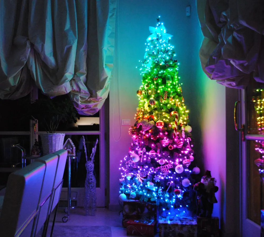 Outlet Twinkly Lichterkette mit App 105 LEDs bunt 13 m Weihnachtsbaumbeleuchtung